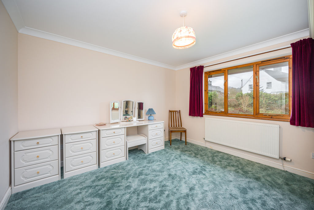 Bedroom- click for photo gallery